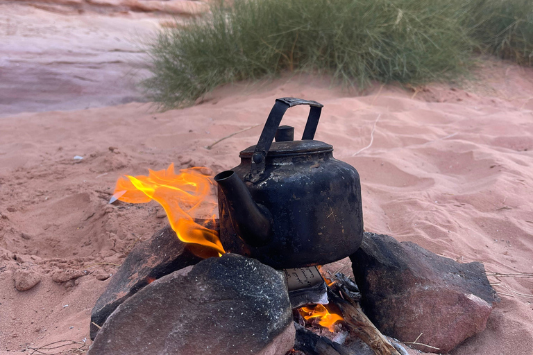 Wadi Rum: tour de medio día en jeep con guía beduino