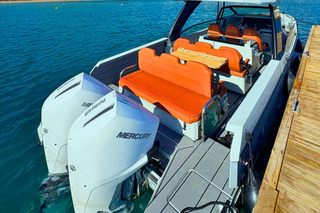Ios: Private Boat Tour with Snorkeling and Drinks