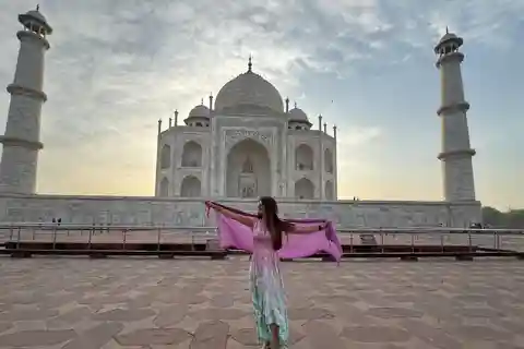 skip the line taj mahal tour with private tour guide