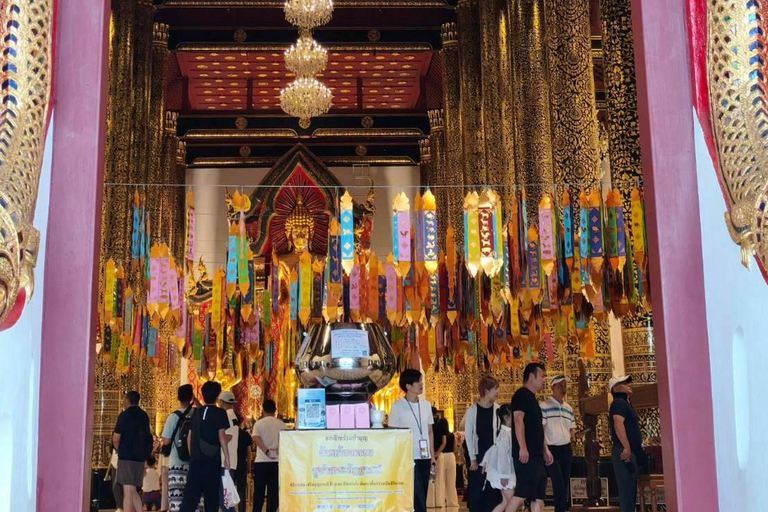 Chiang Mai: Old City Walking Tour with Temples & History Small Group Without Entry Fees