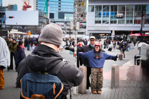 Tokyo: Private Shibuya Neon Lights Photo Tour