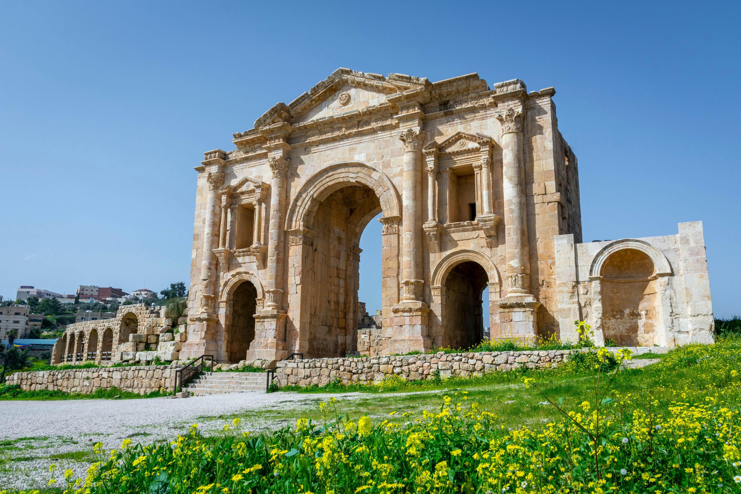 Von Amman aus: Tagestour Jerash und Burg Ajloun mit Wanderung