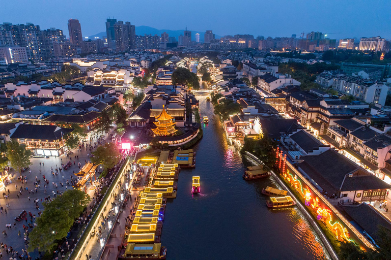 Cruzeiro no rio Qinhuai e visita nocturna à Porta de Zhonghua