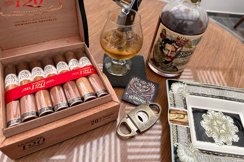 Guatapé: Cruzeiro de charutos de luxo no lago com Los Puros Hermanos