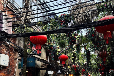Shanghai: Zhujiajiao Water Town and Yu Garden Day Tour