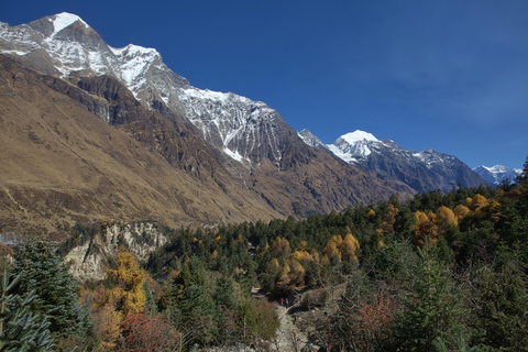 Trekking po obwodzie Manaslu – 17 dni