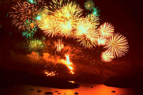 Santorini: Sunset Cruise with Ifestia Fireworks & Drone Show