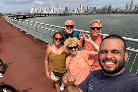 "Fietstour Casco Viejo en Panama Stad Ontdek de essentieFietstour in Panama Stad en de Oude Stad met lokale gids