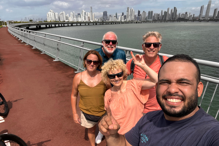 "Fietstour Casco Viejo en Panama Stad Ontdek de essentieFietstour in Panama Stad en de Oude Stad met lokale gids