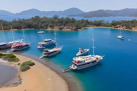 Fethiye: Blue Bays Boat Tour with Lunch and Swimming