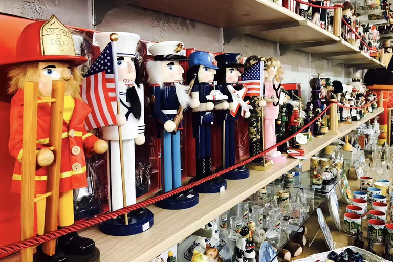 Seattle: Snoqualmie Falls and Leavenworth Day Trip