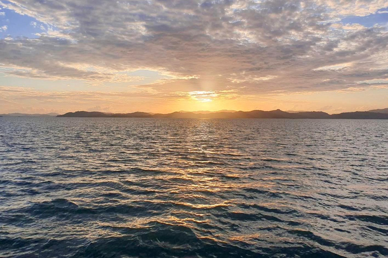 Phuket: James Bond Sunset Dinner & Bioluminescent Plankton