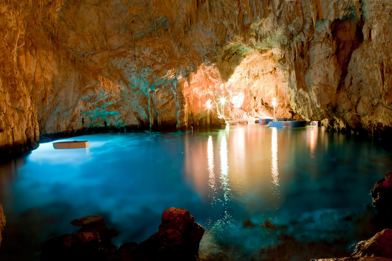 Au départ de Sorrente : Visite privée de la côte amalfitaine avec la grotte d'émeraudeVisite privée sur la côte amalfitaine