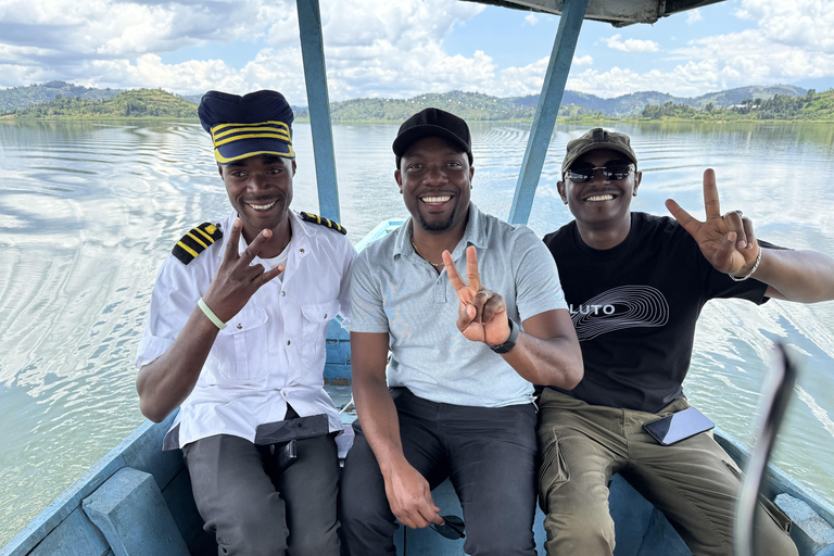 Musanze: Grotta Resort with swimming pool, jacuzzi, cave visit, Twins Lake Option 3 — Bigogwe Tour (in addition to options 1 and/or 2)
