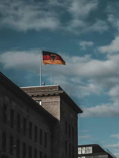 Nuremberg: Tour Combinado Guiado sobre a Segunda Guerra Mundial com Transfer e Almoço