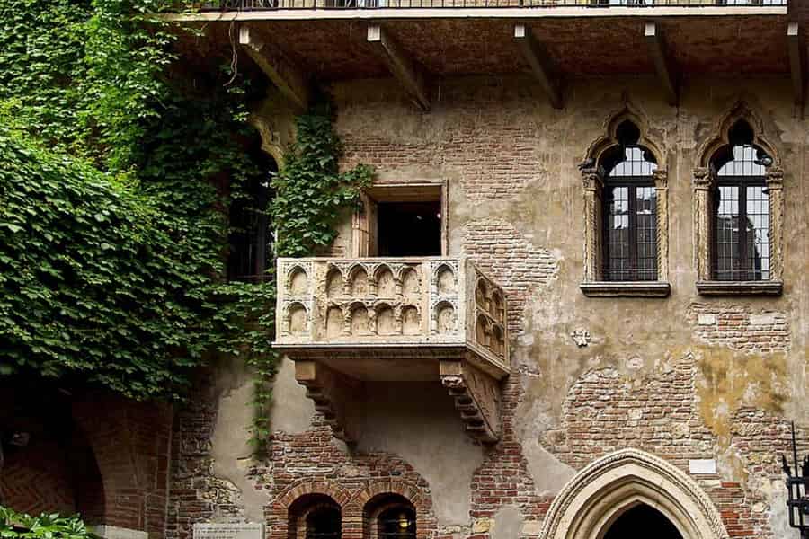 Verona: Offizieller Eintritt zum Balkon der Julia. Foto: GetYourGuide Verona: Offizieller Eintritt zum Balkon der Julia. Foto: GetYourGuide