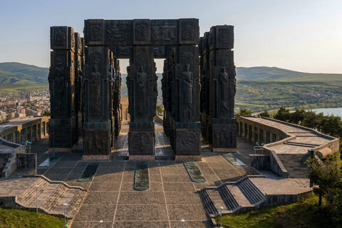 From Tbilisi: Mtskheta & Zedazeni Peak 4x4 Tour with Picnic