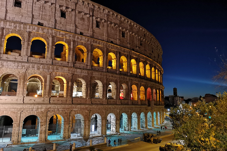 Rome: Colosseum View Rooftop Dinner with Private Transfer