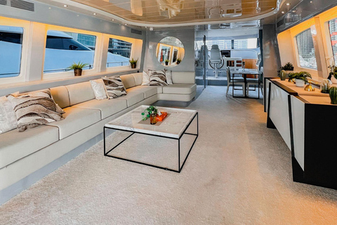 Dubai Harbor: Luxury Yacht Tour with BBQ Options Night Lights Tour
