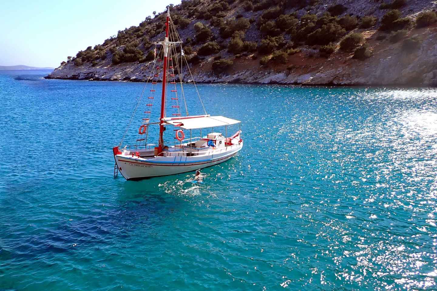 Naxos: 2 hours Boat Trip from Panermos to Rina's Cave