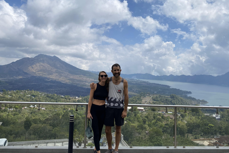 Ubud: Downhill-cykeltur med risfält, vulkan och måltidPrivat grupp