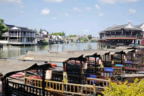 Shanghai: Zhujiajiao Water Town & Yuandang Lake Cycling Trip
