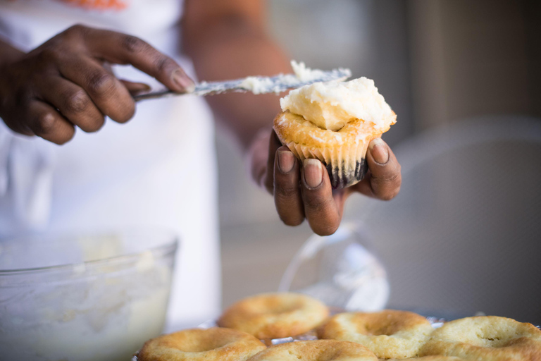 Sacramento: Fun Cupcake Decorating Class With a Local Chef