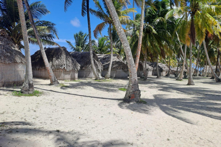 From Panama: San Blas Island Hopping with Snorkeling, Lunch Included