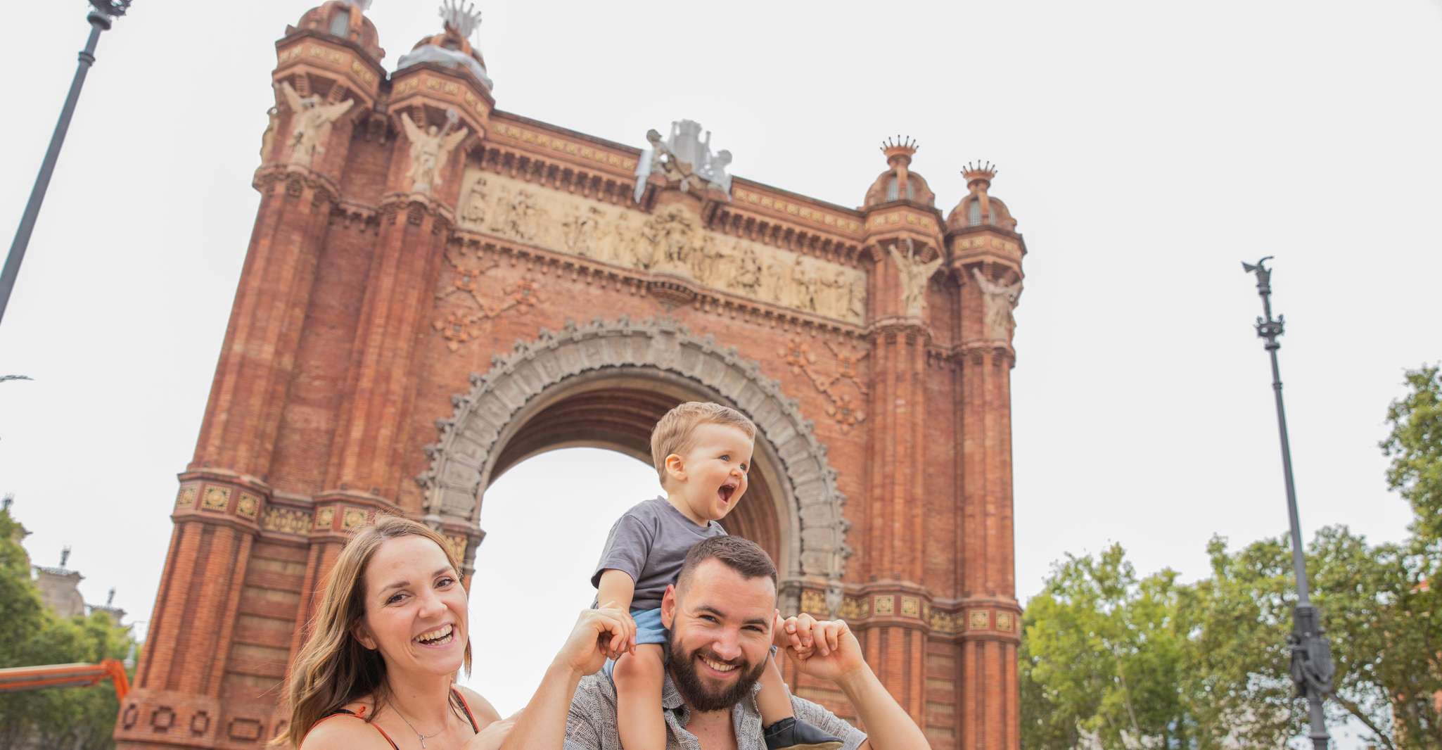 Barcelona, Private Photoshoot at Arc de Triomf - Housity
