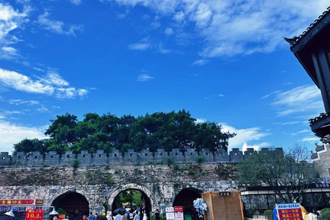 Guilin: Guided Walking Tour with Night Market Visit