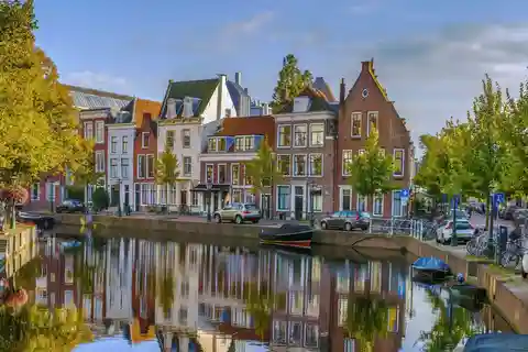 Best of Leiden: Private Walking Tour with a Local