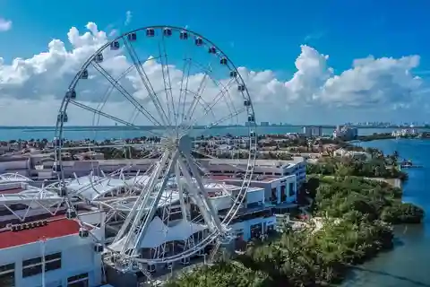 Visita guiada por Cancún SkyWheel, Letras y compras