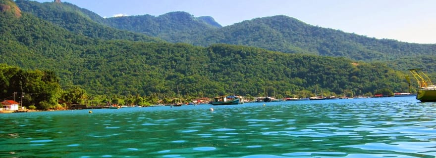Ilha Grande : excursion en hors-bord d'une demi-journée, lagon vert/bleu