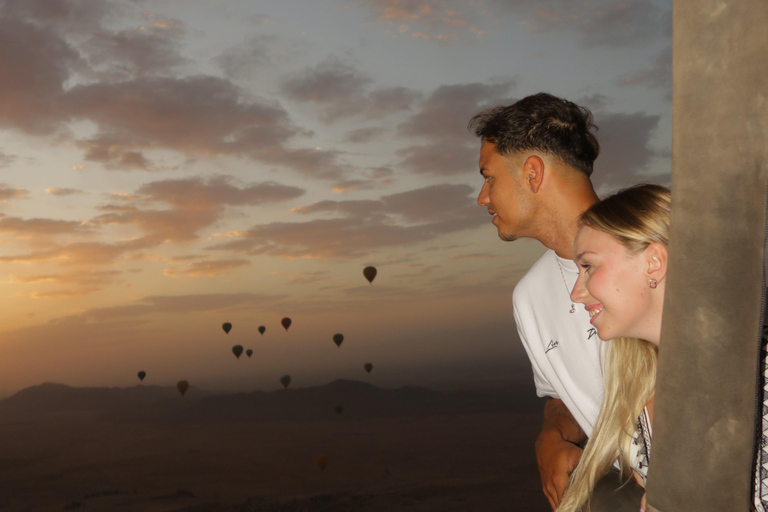 Marrakech: giro romantico in mongolfiera e colazione berbera