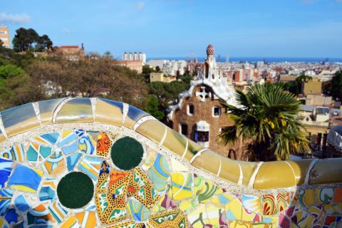 Barcelona e Parque Güell: excursão privativa de meio dia com embarque