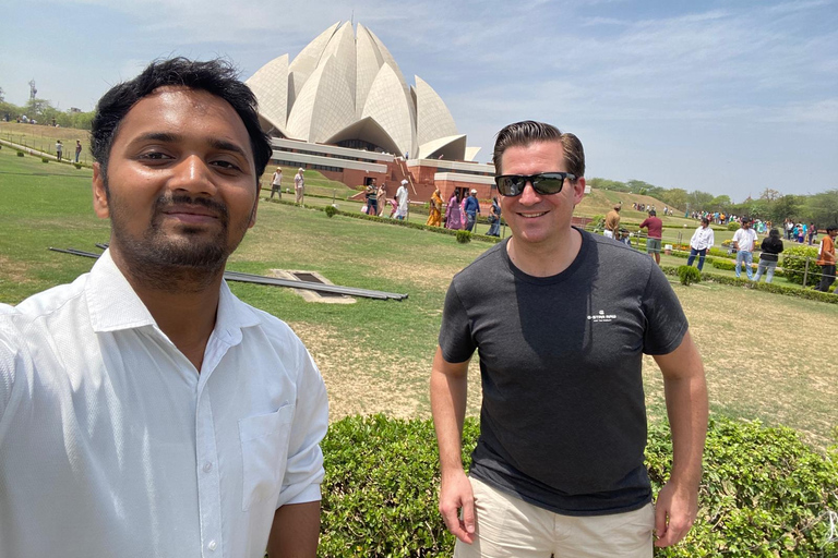 Delhi: tour privado de medio día o día completo por la antigua y la nueva DelhiTour por la antigua y nueva Delhi con servicio de guía