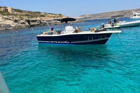 Cirkewwa/Mgarr: Noleggio barche private per la Laguna Blu e la Laguna di Cristallo