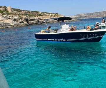 Cirkewwa/Mgarr: Blue and Crystal Lagoon Private Boat Charter