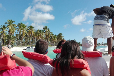 From Bayahibe: Saona Island Beach and Sunset Catamaran Party