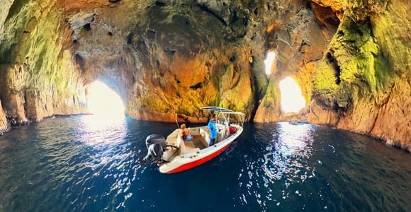 Alghero: Capo Caccia Excursion by Private Boat for Up to 6