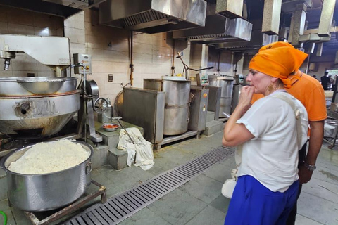 جولة دلهي الليلية – تجربة مسائية لمدة 4 ساعاتجولة ليلية في دلهي – تجربة مسائية لمدة 4 ساعات