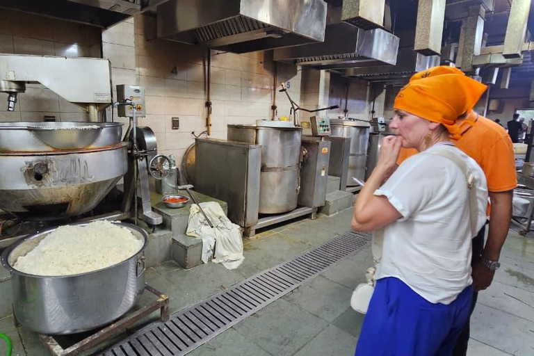 جولة دلهي الليلية – تجربة مسائية لمدة 4 ساعاتجولة ليلية في دلهي – تجربة مسائية لمدة 4 ساعات