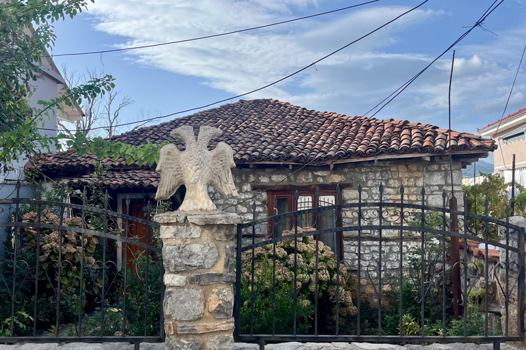 地拉那：埃尔巴桑堡垒、林村和奥赫里德湖之旅