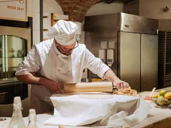 Vienna: Gerstner KuK Hofzuckerbäcker Baking Show & Tasting