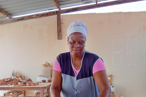 Praia: warsztaty ceramiczne Fonte Lima i degustacja typowego kuskusuPraia: Warsztaty ceramiczne Fonte Lima i degustacja tradycyjnego kuskusu