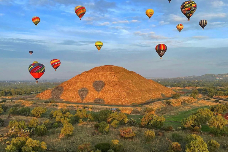 Vuelo en globo aerostático desde CDMX + desayuno cuevaSolo Vuelo dans le monde aérostatique