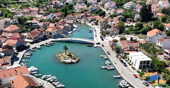 From Makarska: Hvar, Brač, Blue Lagoon 9-Hour Speedboat Tour