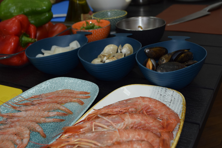 Madrid: Seafood Paella Masterclass Near Sol with Drinks Included