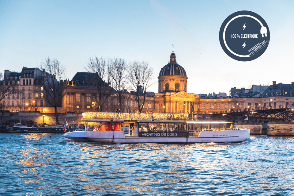 Evening Seine River cruise with music and illuminated monuments