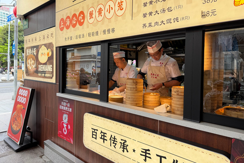 Shanghai: Yuyuan Old Street Food Walking Tour (2–2.5 Hours)